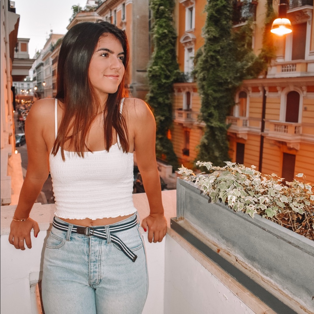 Meet your Posher, Maya